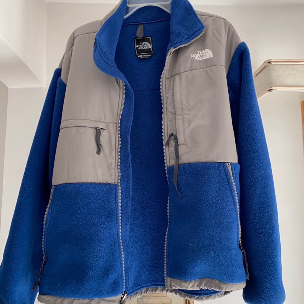 Men’s North Face fleece jacket